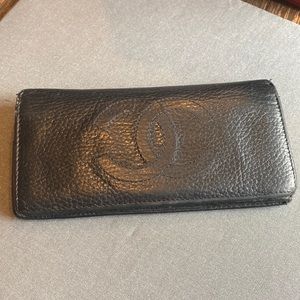 🖤 vintage Chanel wallet